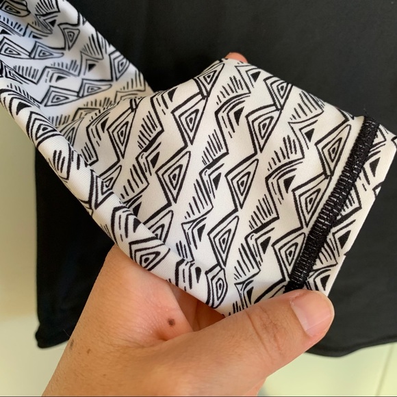 🌼 Volcom Rash Guard - Picture 4 of 7